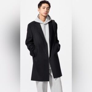 Uniqlo Men's Black Trench Coat with Excellent Condition